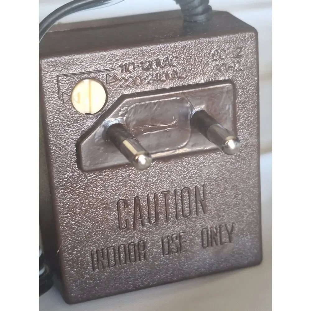 Vintage Walkman BB-333A Universal AC/DC Adapter Charger 3-12V 300mA 110/220V